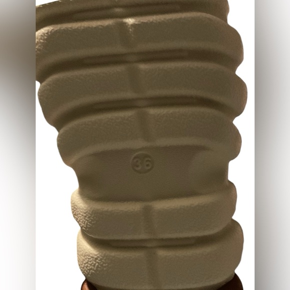 Clogs Heart & Butterfly Casual Soft-Sole Slip-On Clogs NWOT size 36 fits 5.5 - Picture 6 of 6